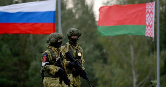 Беларусь разместит у себя еще два военных объекта рф. Фото: Фокус