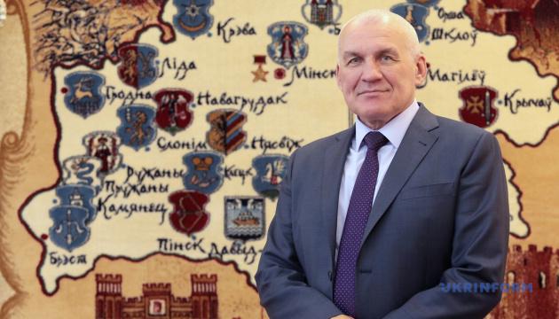 Из Украины выехала большая группа белорусских дипломатов