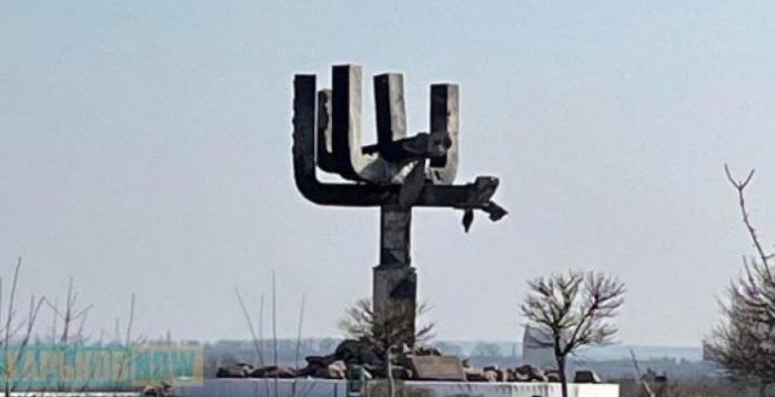 Нацисты вернулись - россияне обстреляли мемориал жертвам Холокоста в Харькове
