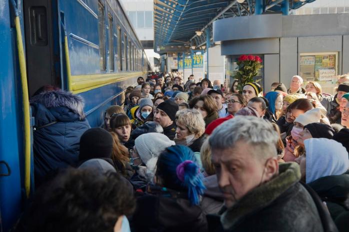 Беженцам трудно легализоваться за границей из-за упрощенного пересечения границы