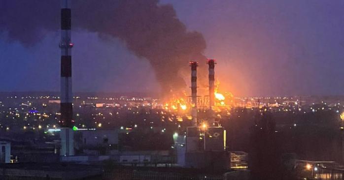 Пожар в российском Белгороде на нефтебазе. Фото: РИА Новости