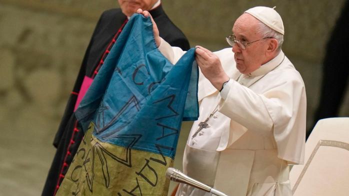 Папа Римський підняв прапор з Бучі — Зупиніть цю війну, нехай замовчить зброя