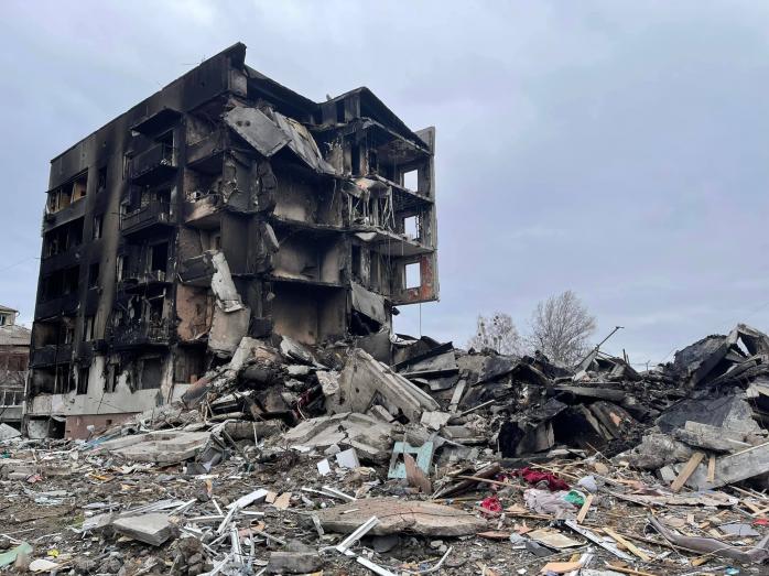 Сотні людей помирали під завалами у Бородянці – рашисти не пускали ДСНС
