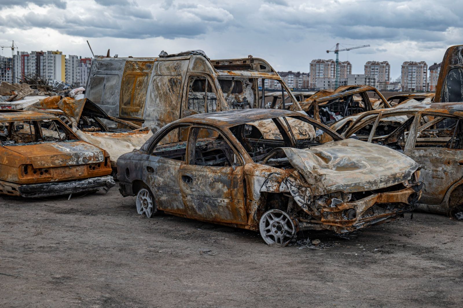 Кладовище розстріляних авто цивільних в місті Буча на Київщині, фото - УП