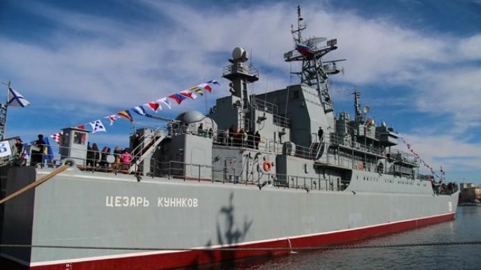 В Крыму похоронили капитана подбитого в Бердянске российского корабля