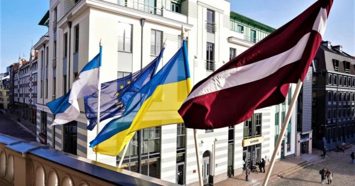 В Латвии будут лишать гражданства за поддержку военных преступлений, фото: UkrInLatvia