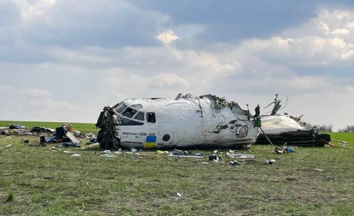 Гражданский Ан-26 упал в Запорожской области - есть погибшие