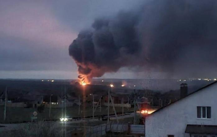 Склад боєприпасів палає у Білгородській області рф — ЗМІ