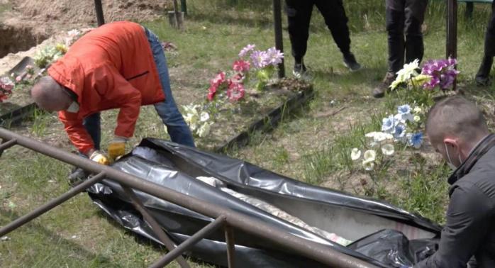 10-річна дівчинка та троє дорослих - біля Бучі поліція виявила тіла загиблих цивільних 