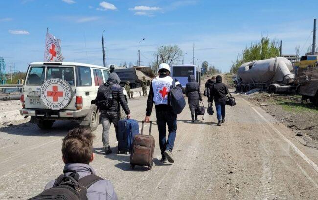 Евакуація з «Азовсталі». Фото: twitter.com/ICRC