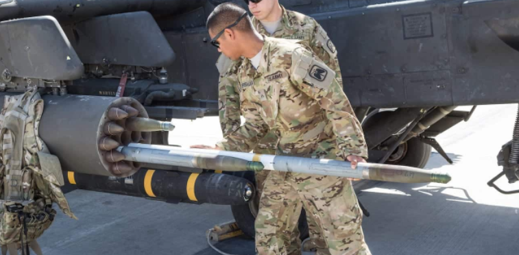 США закуплять для ЗСУ реактивні боєприпаси з лазерним наведенням APKWS