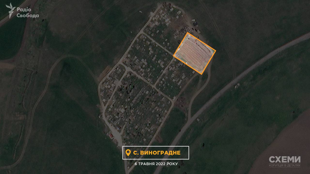 Місця масових поховань навколо Маріуполя продовжують збільшуватися - фото з супутника