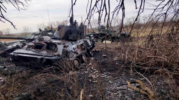 Во-первых, это красиво! Javelin поджег боекомплект российского танка на Донбассе 