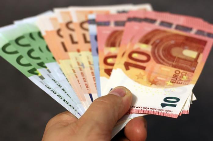 Хорватія відмовиться від своєї валюти куни, щоб перейти через рік на євро