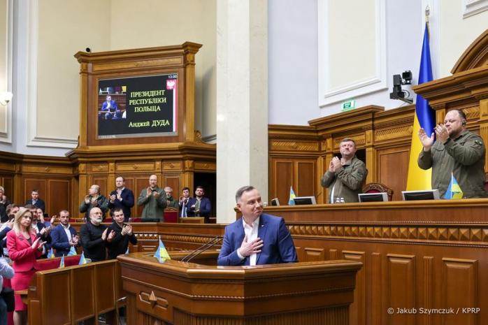 Польше в Раде устроили овацию, президент Дуда планирует новый большой договор с Украиной 