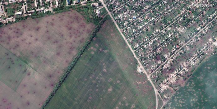 Танки вдоль дорог и возле домов - Maxar показала новые спутниковые фото боев на Донбассе