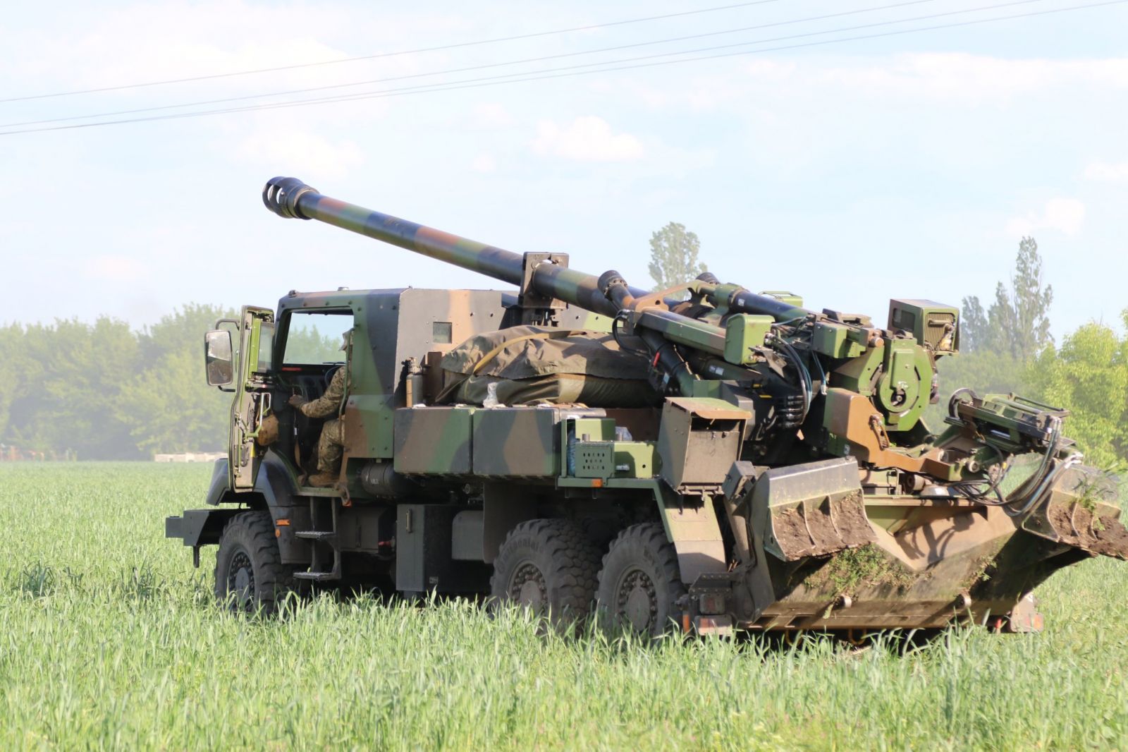Два танка, дві БМД і вантажівка - артилеристи ООС добре освоїли французькі САУ CAESAR