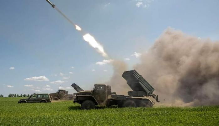 Армія рф штурмує населені пункти на двох напрямках — Генштаб про Донбас