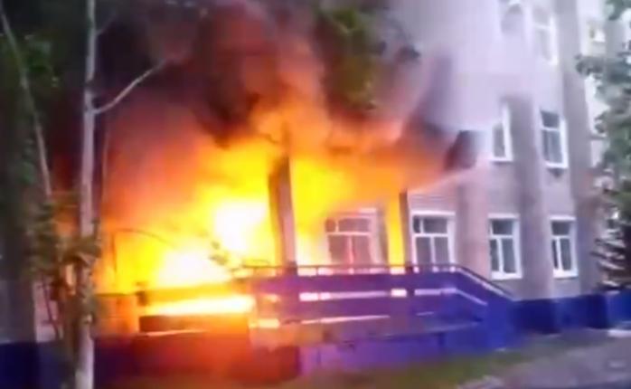 В Комсомольске-на-Амуре подожгли здание Росгвардии 