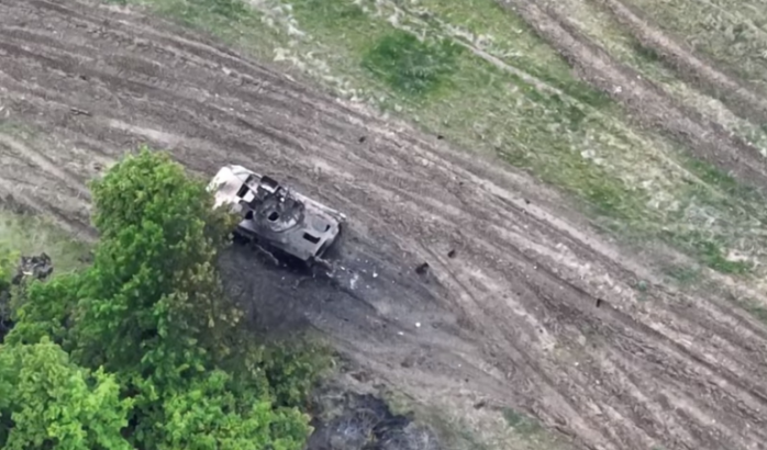 Две "Мухи" завалили БМП - спецназовцы в упор поразили вражескую технику - война в Украине