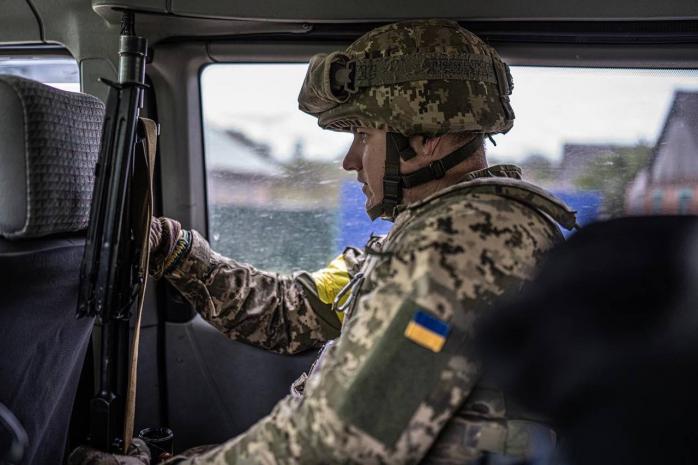  Боевые медики спасают жизнь бойцов полка ССО «Азов» - видео с передовой