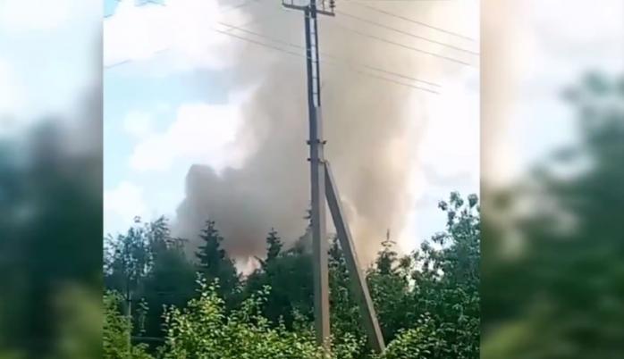 Пожежа у військовій частині Брянська — згоріла техніка рф 
