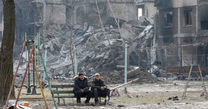 Мариуполь подвергся значительным разрушениям в результате российской агрессии, фото: REUTERS/Alexander Ermochenko