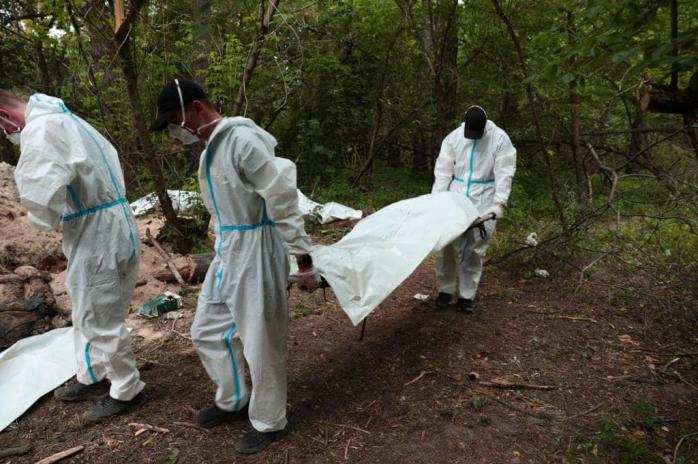 Возле Бучи обнаружили новую братскую могилу – россияне пытали и застрелили семерых гражданских 