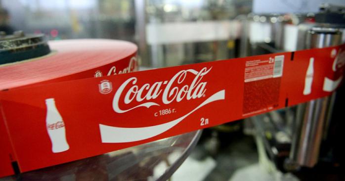 Coca-Cola оголосила про повне припинення роботи в рф. Фото: Фокус