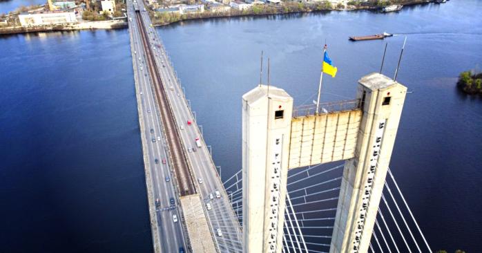 Южный мост в Киеве закроют для частного транспорта, фото: КГГА