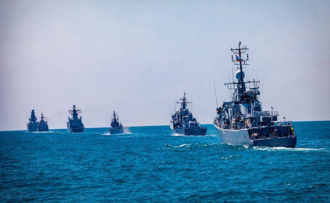 російські кораблі в Чорному морі. Фото: armyinform.com.ua