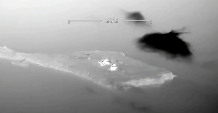 ОК «Південь» показало відео нічної атаки ЗСУ на окупований острів Зміїний.