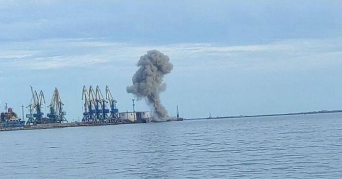 В порту оккупированного Бердянска прогремели взрывы, фото: «Бердянск Сейчас»