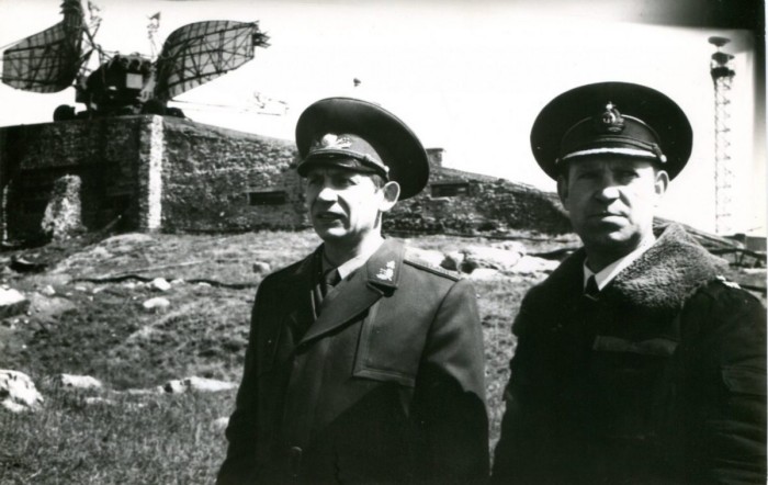 1998 рік. Інспекційна поїздка на острів начальника штабу ПВ України генерал-майора Павла Шишоліна, фото: АрміяInform