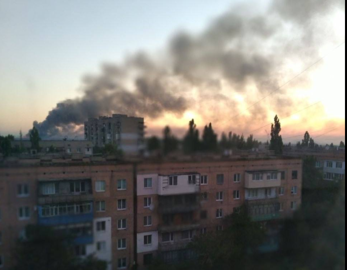 Не доброе утро оккупантов - в Кадиевке горит очередной склад боеприпасов 
