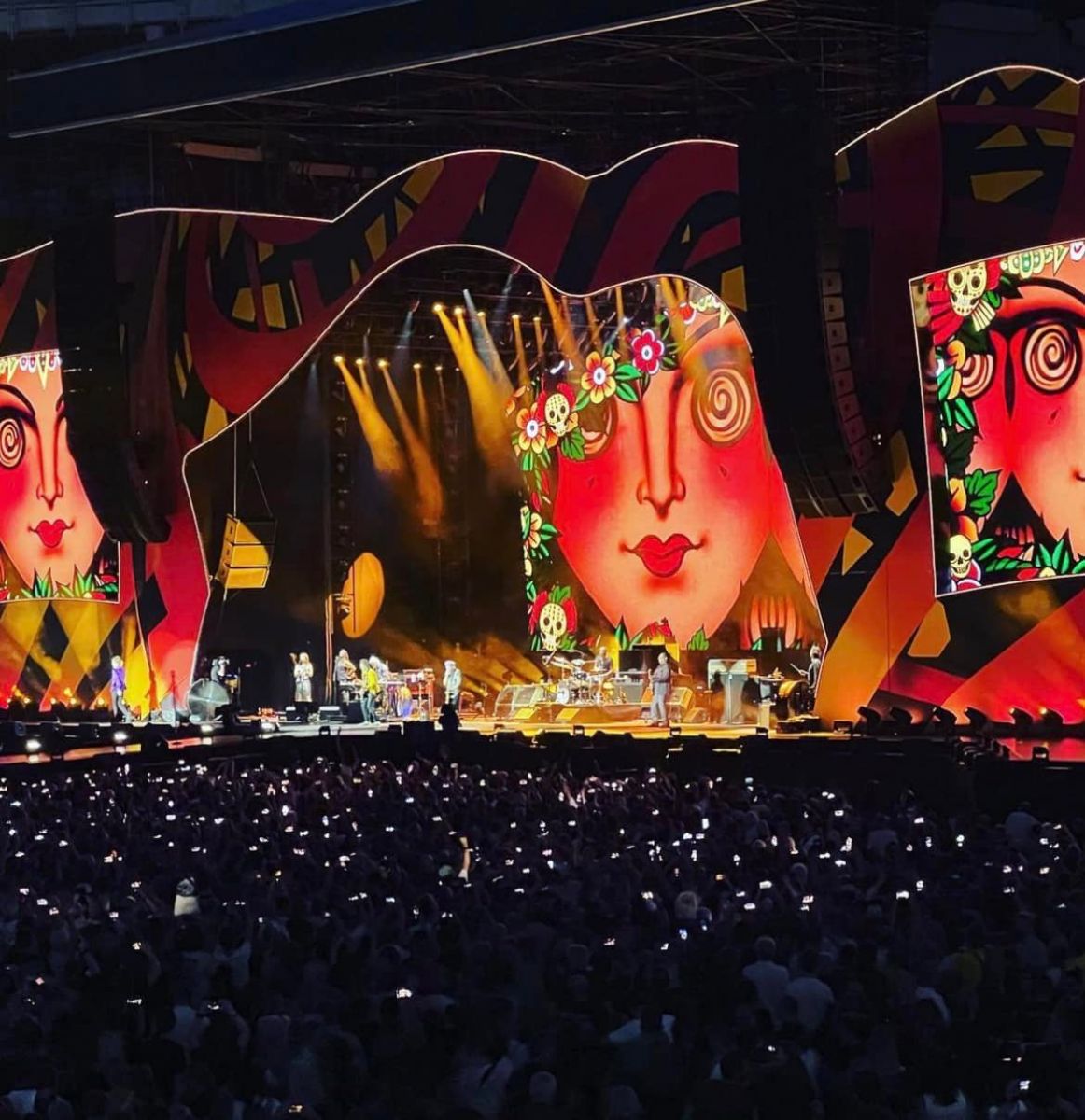 The Rolling Stones виступили на одній сцені з маленькими українцями 