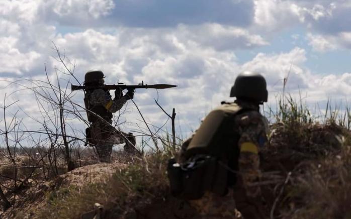 ВСУ отразили штурмы армии рф на трех направлениях, вблизи Бахмута и Песков продолжаются бои