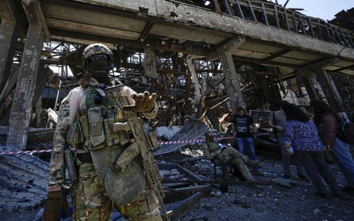 Розбита колонія в Оленівці, фото - Associated Press