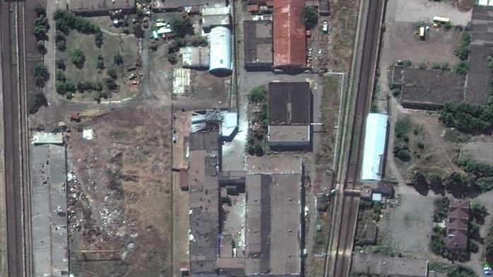 Супутниковий знімок колонії в Оленівці після вибуху, фото: Twitter Christopher Miller