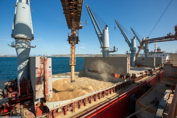 Еще три судна с зерном выйдут из портов Украины 5 августа