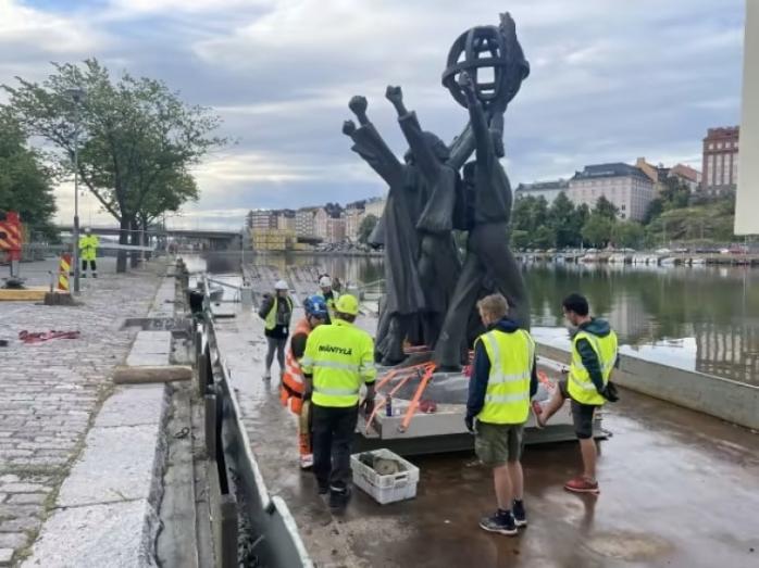 Хельсинки избавилсь от подаренной СССР статуи "Мир во всем мире"