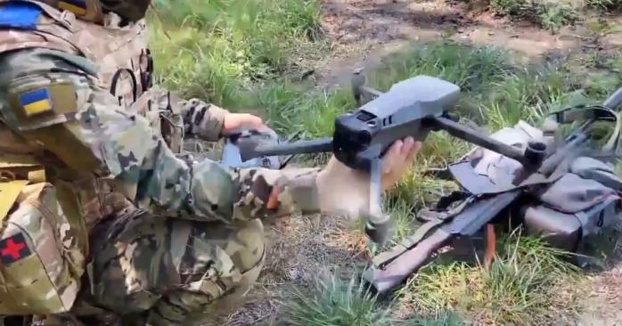Украинские дроны используют для наведения артиллерии, скриншот видео
