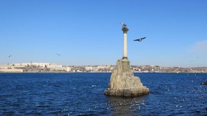 Окупанти у Севастополі не збили дрон, він долетів до цілі - штабу Чорноморського флоту