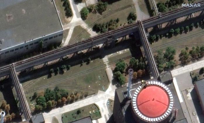 Спутники сделали свежие фото Запорожской АЭС со следами обстрела крыши — оккупанты обвиняют ВСУ