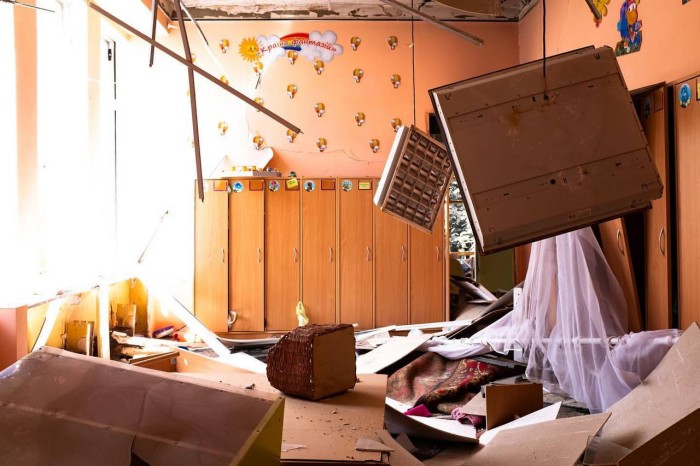 Зруйновані російськими обстрілами школи, фото: Володимир Зеленський