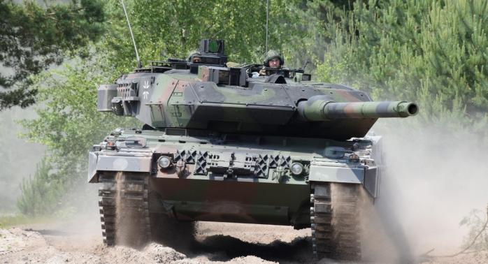  Шмыгаль поедет к Шольцу за танками Leopard 2
