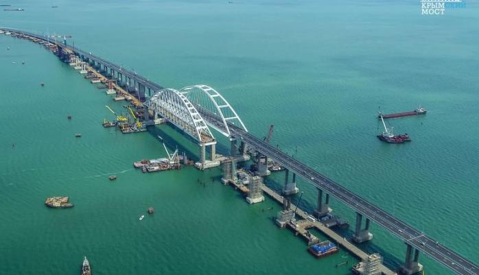 Россияне перекрывали Крымский мост, чтобы вывезти семьи и награбленное – Гуменюк