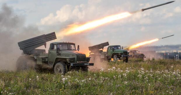 Российские военные обстреляли Харьков из РСЗО. Фото: