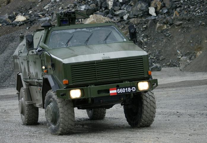 Берлин подтвердил поставку Киеву новых РСЗО MARS и 50 бронеавтомобилей Dingo