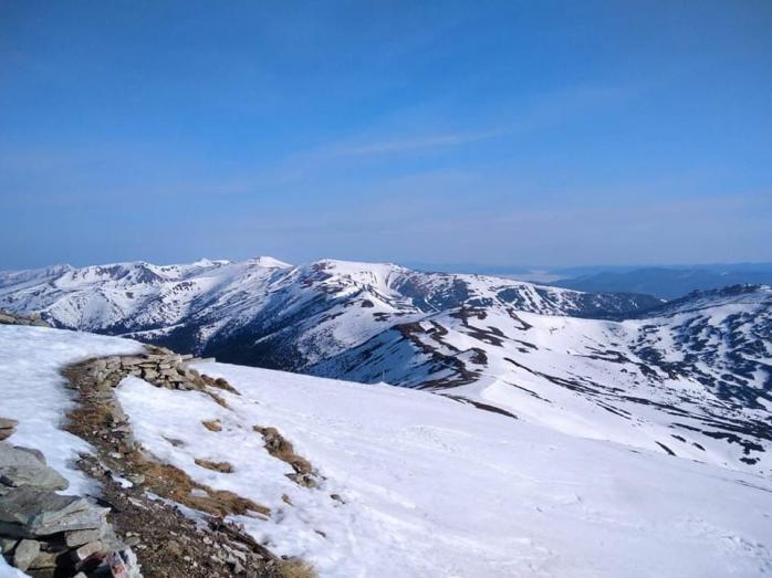 Фото с заснеженных карпатских гор. Фото: Черногорский горный поисково-спасательный пост